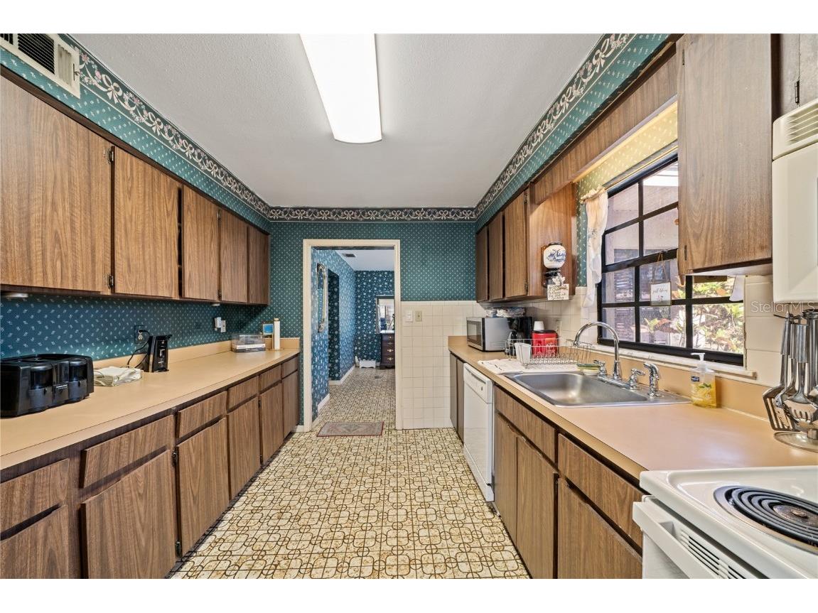 2207 W Ohio Avenue Tampa FL 33607 TB8364088 image9