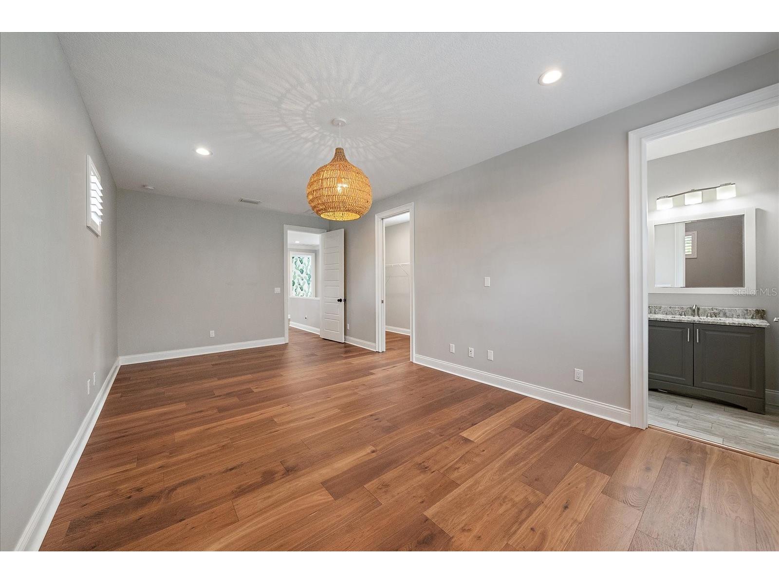 2207 Wisteria Street Sarasota FL 34239 A4683417 image24