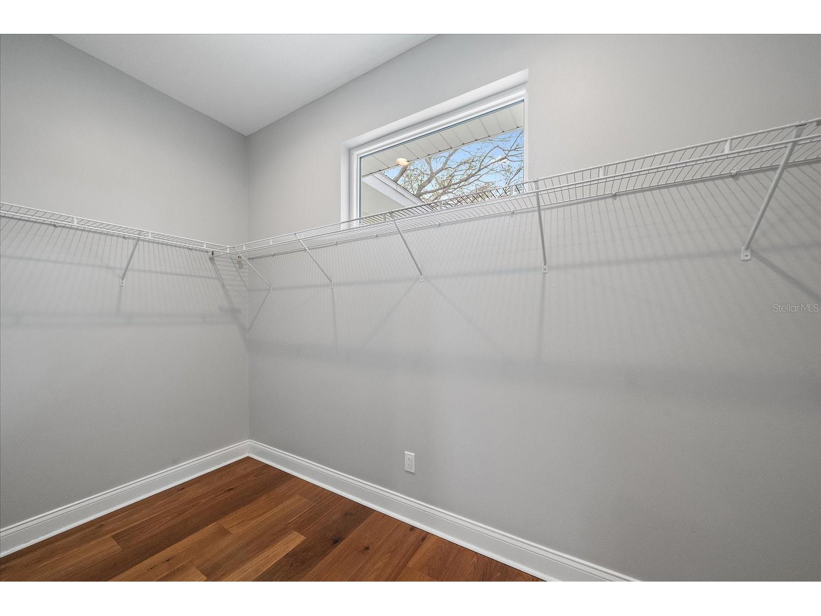 2207 Wisteria Street Sarasota FL 34239 A4683417 image25