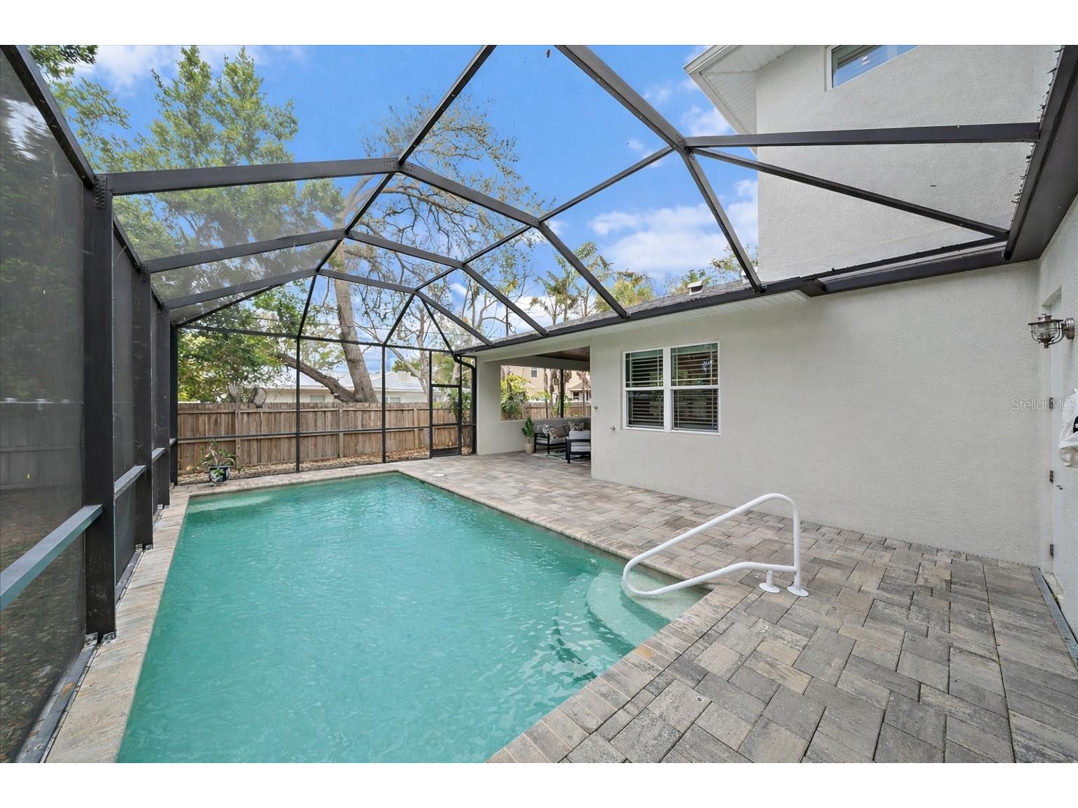 2207 Wisteria Street Sarasota FL 34239 A4683417 image28