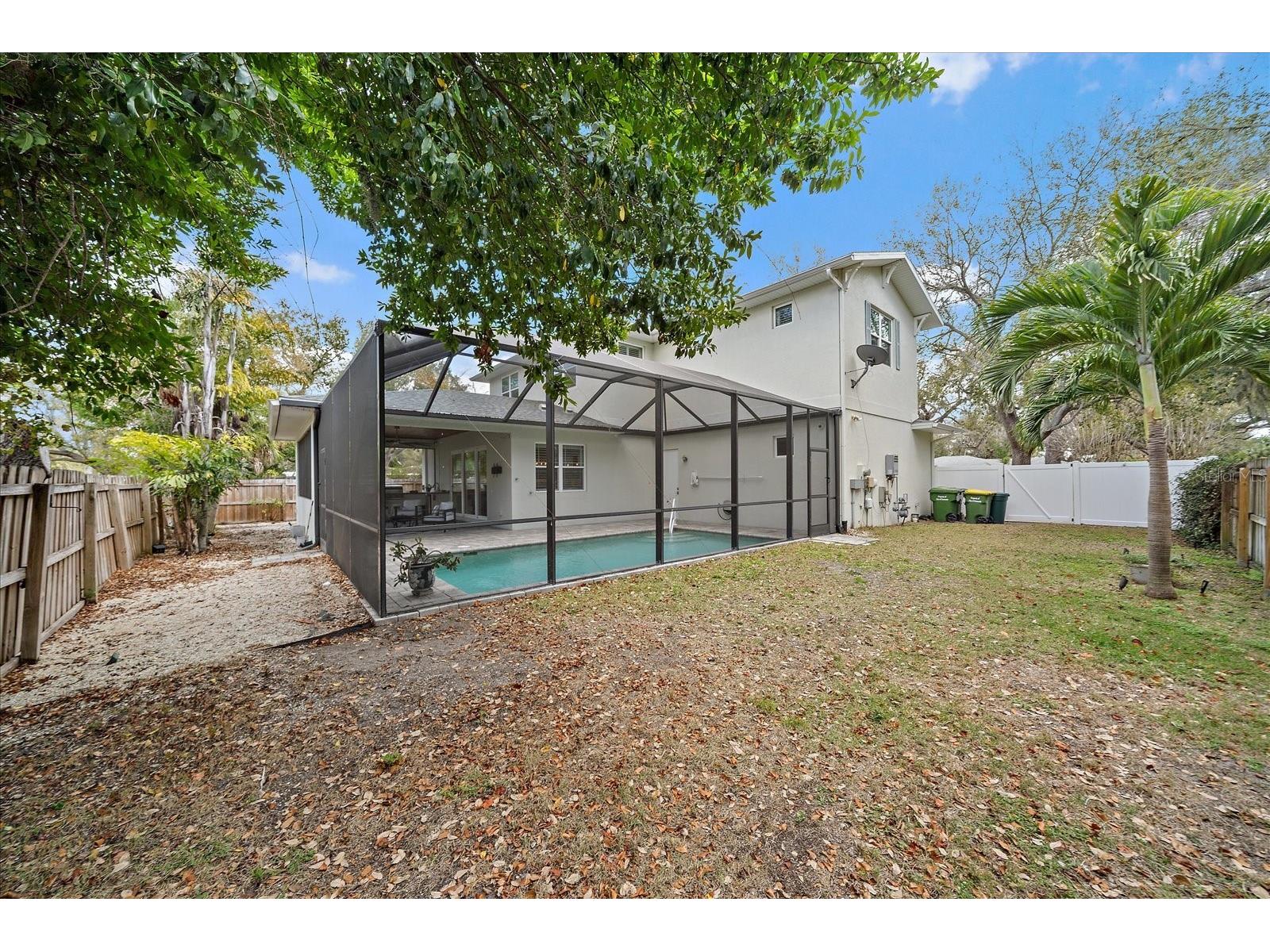 2207 Wisteria Street Sarasota FL 34239 A4683417 image29