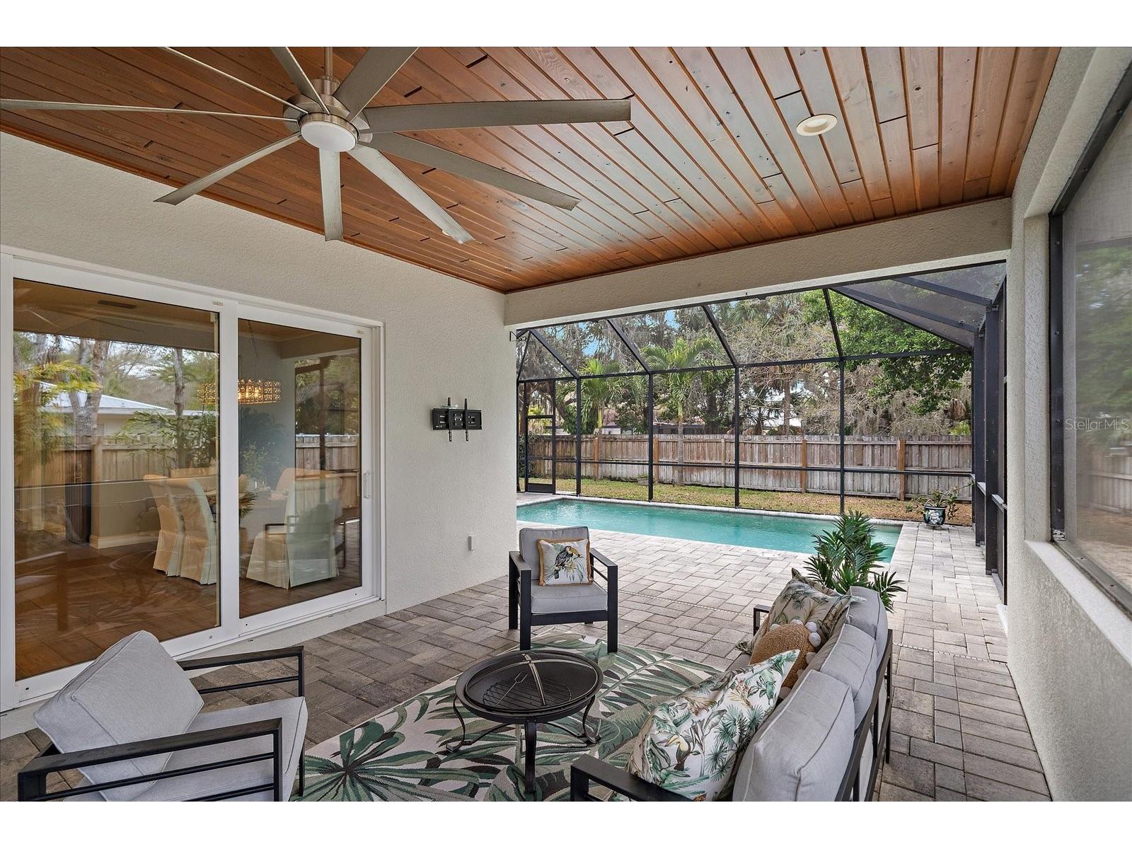 2207 Wisteria Street Sarasota FL 34239 A4683417 image30