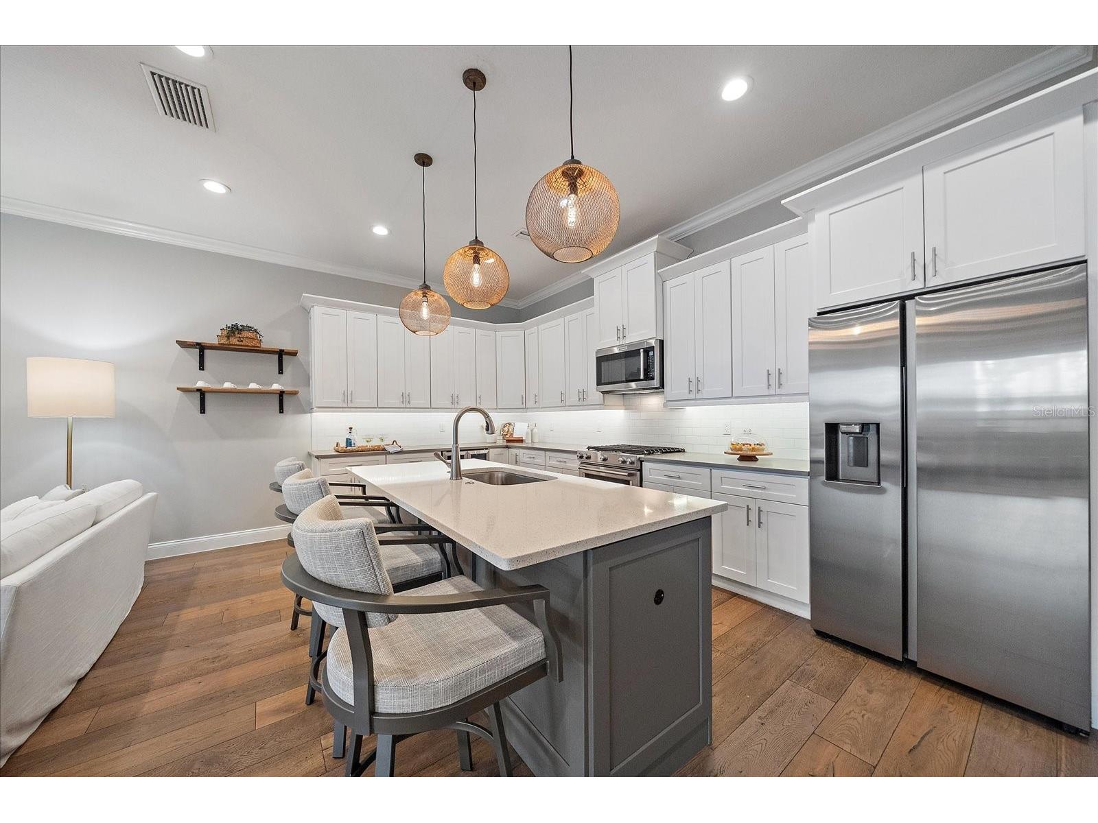 2207 Wisteria Street Sarasota FL 34239 A4683417 image6