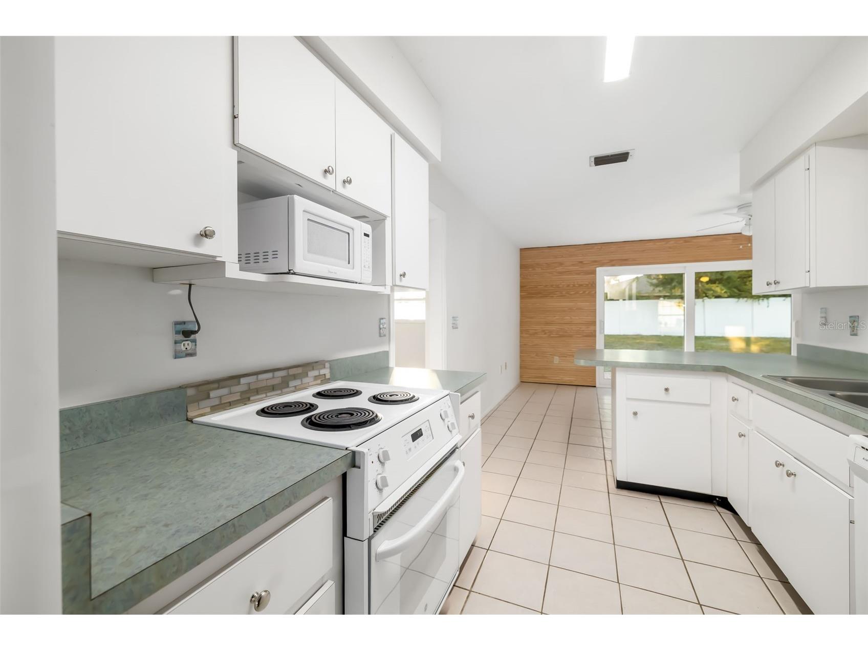 2208 34th Street W Bradenton FL 34205 A4670976 image11