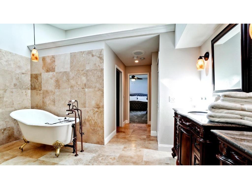 2208 79th Street W Bradenton FL 34209 A4658937 image20