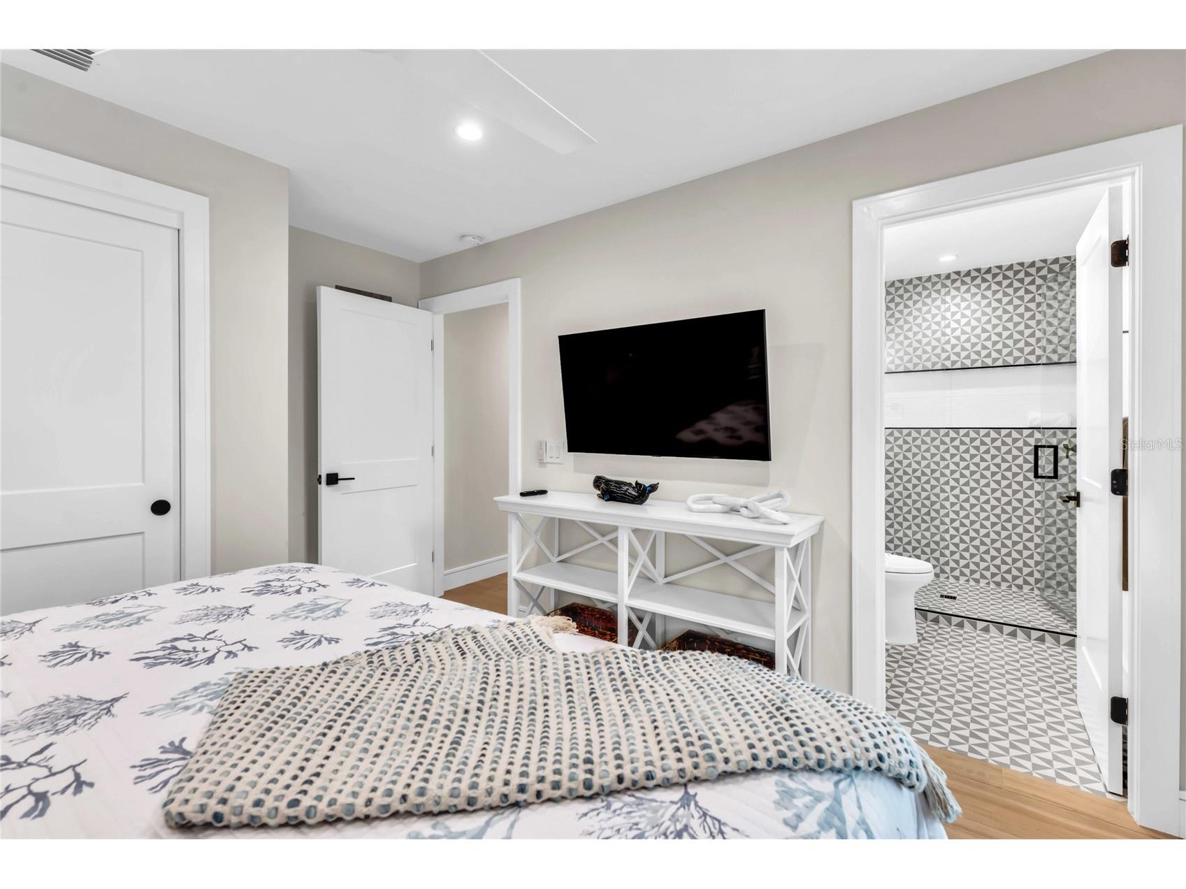 2208 Avenue A Bradenton Beach FL 34217 A4687507 image15