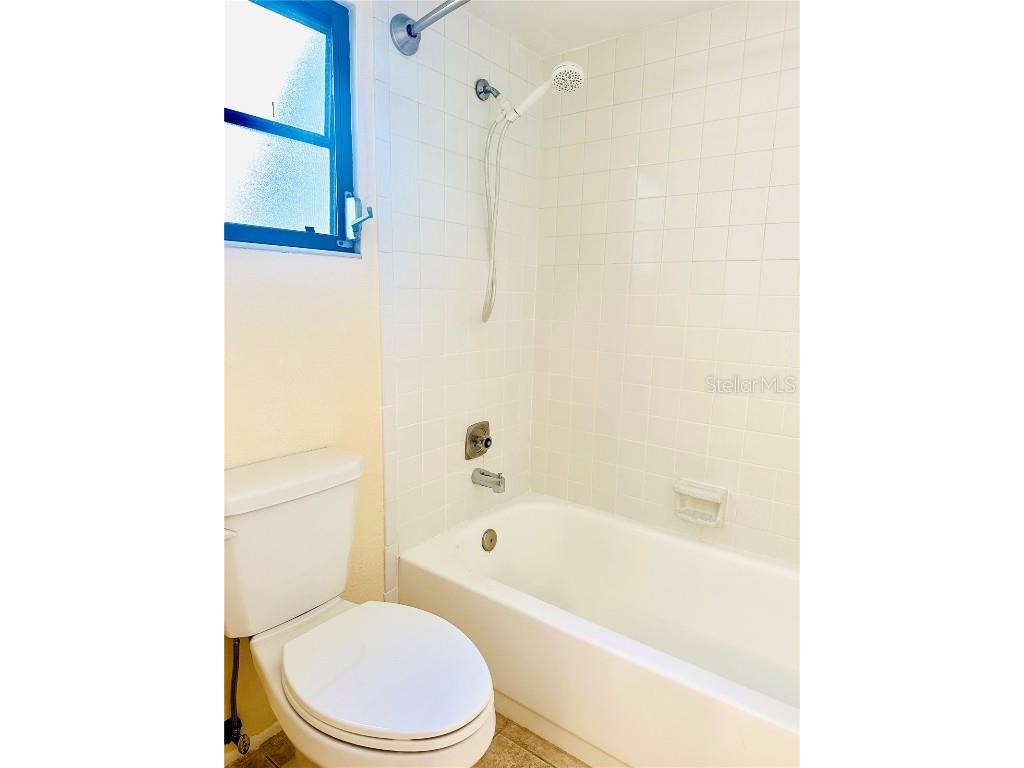 2208 Bahia Vista Street #F1 Sarasota FL 34239 A4675125 image19