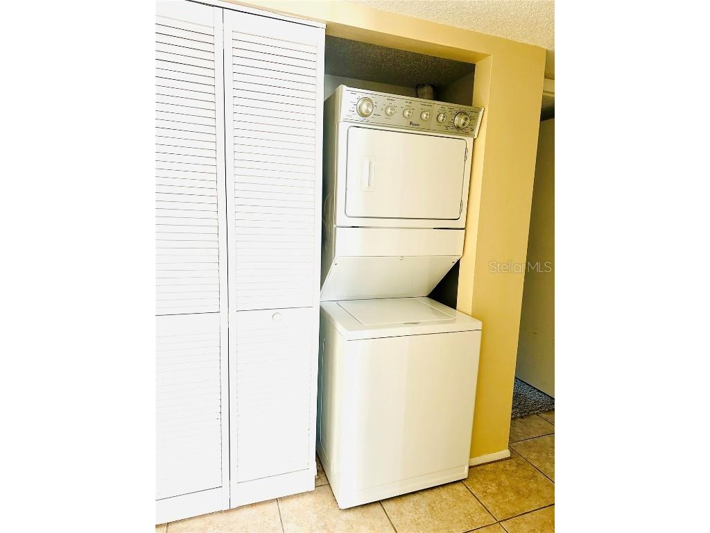 2208 Bahia Vista Street #F1 Sarasota FL 34239 A4675125 image9