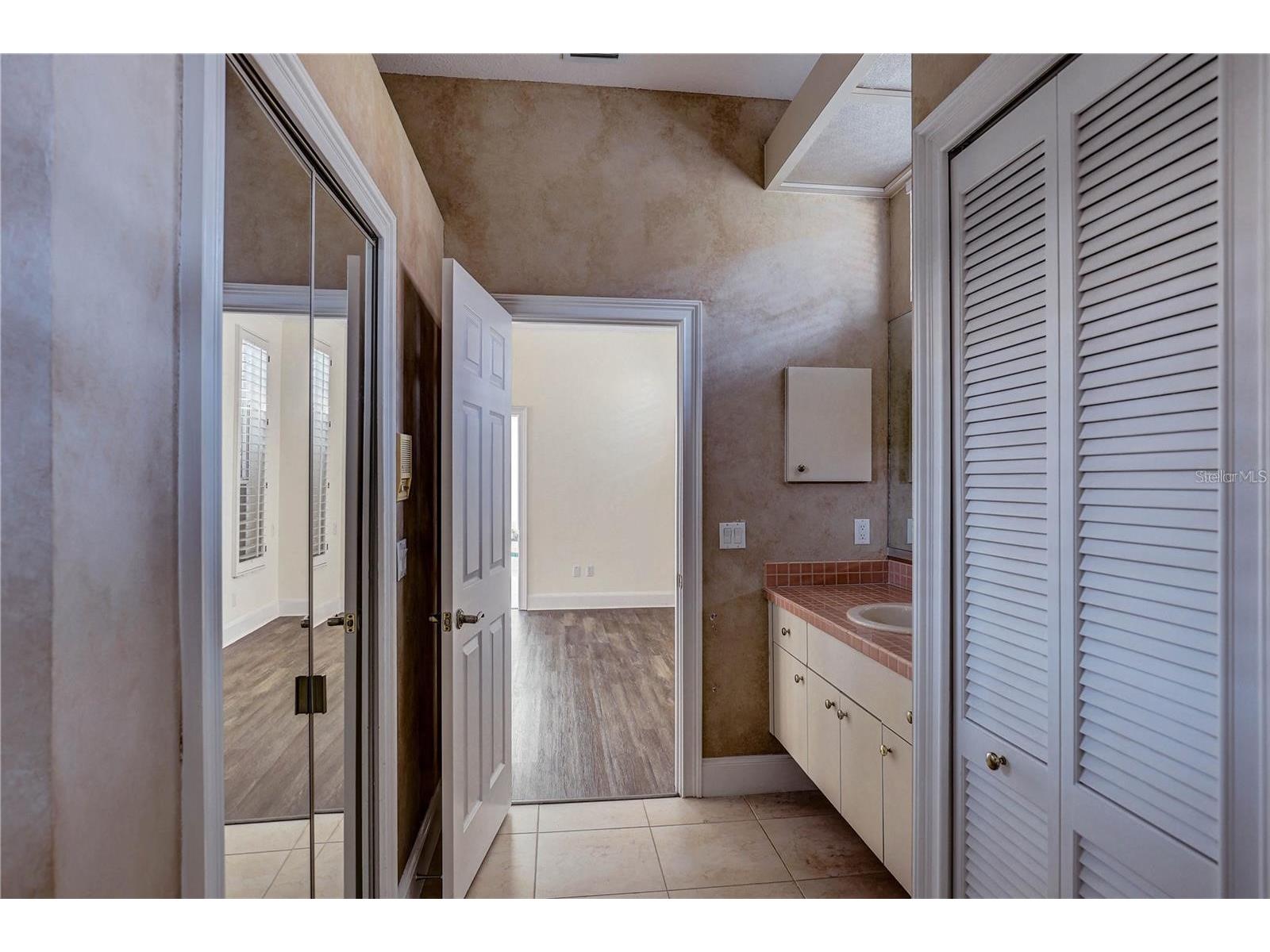 2208 Hampstead Court Safety Harbor FL 34695 TB8517194 image20