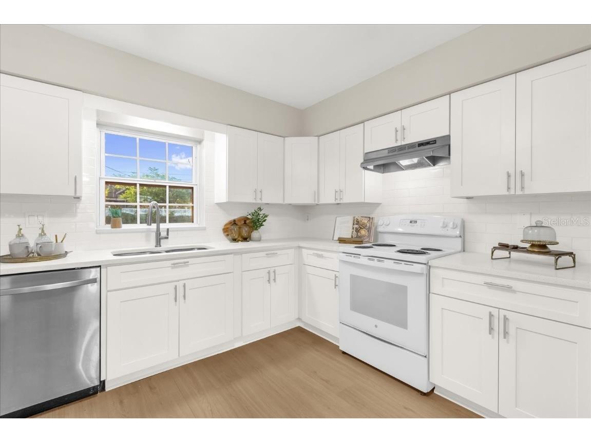 2208 Mosher Drive Orlando FL 32810 O6352017 image18