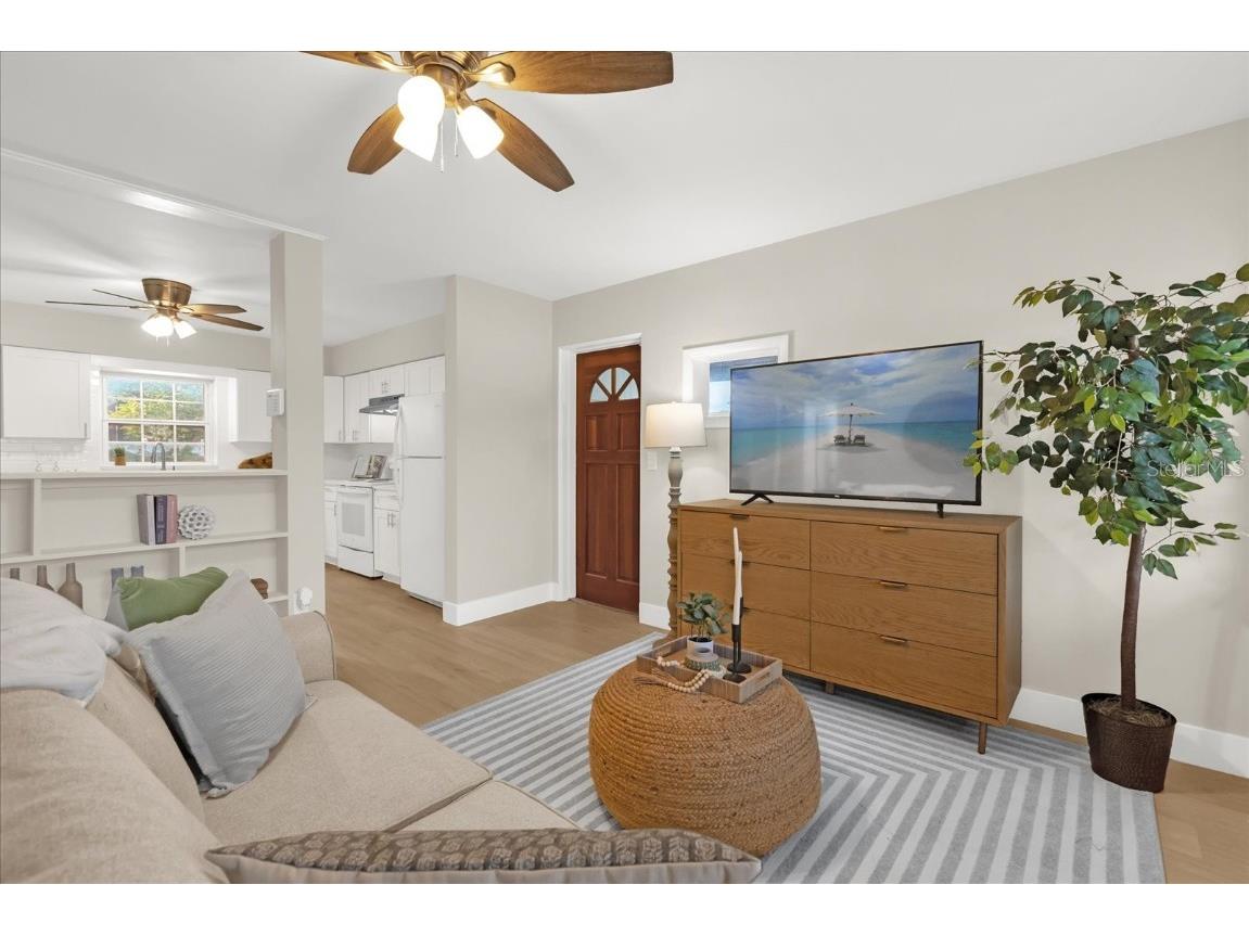 2208 Mosher Drive Orlando FL 32810 O6352017 image4