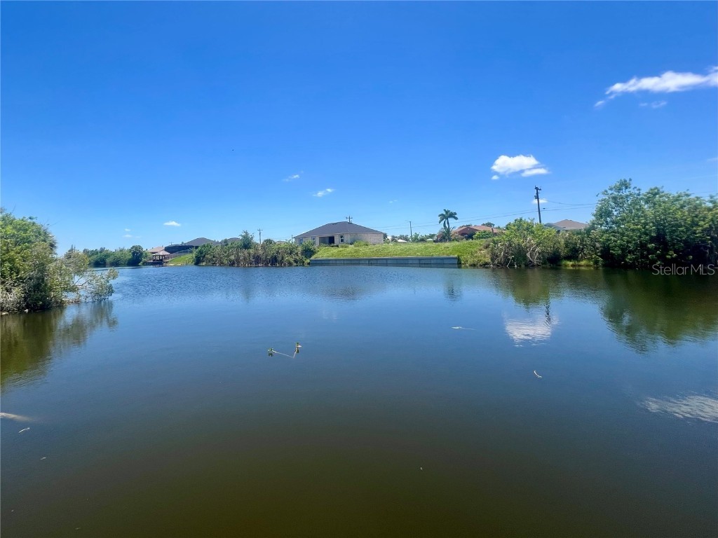 2208 NE 6th Avenue Cape Coral FL 33909 C7495114 image1