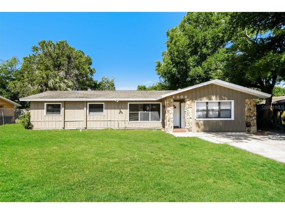 2208 Queensway Road Orlando FL 32808 O6198717 image1