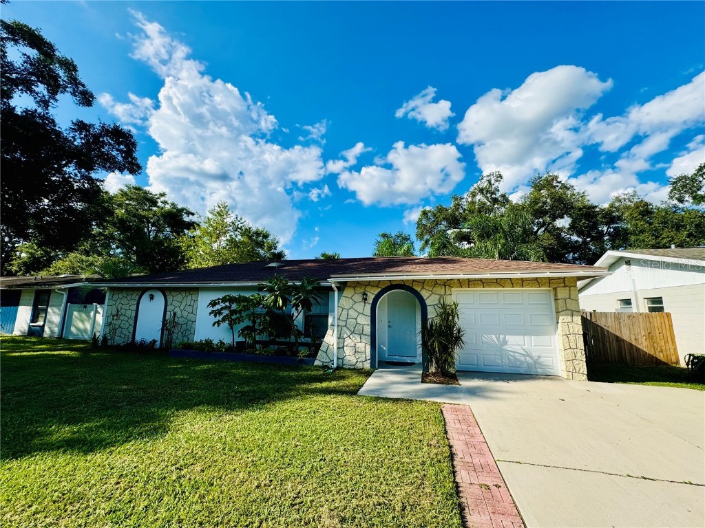 2208 Valleybrook Ave Valrico FL 33594 TB8449131 image1