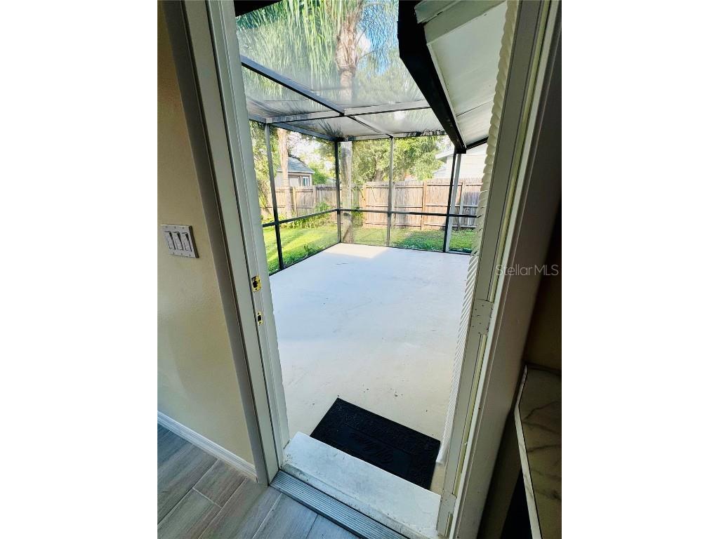 2208 Valleybrook Ave Valrico FL 33594 TB8449131 image15