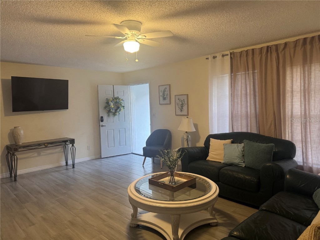 2208 Valleybrook Ave Valrico FL 33594 TB8449131 image3