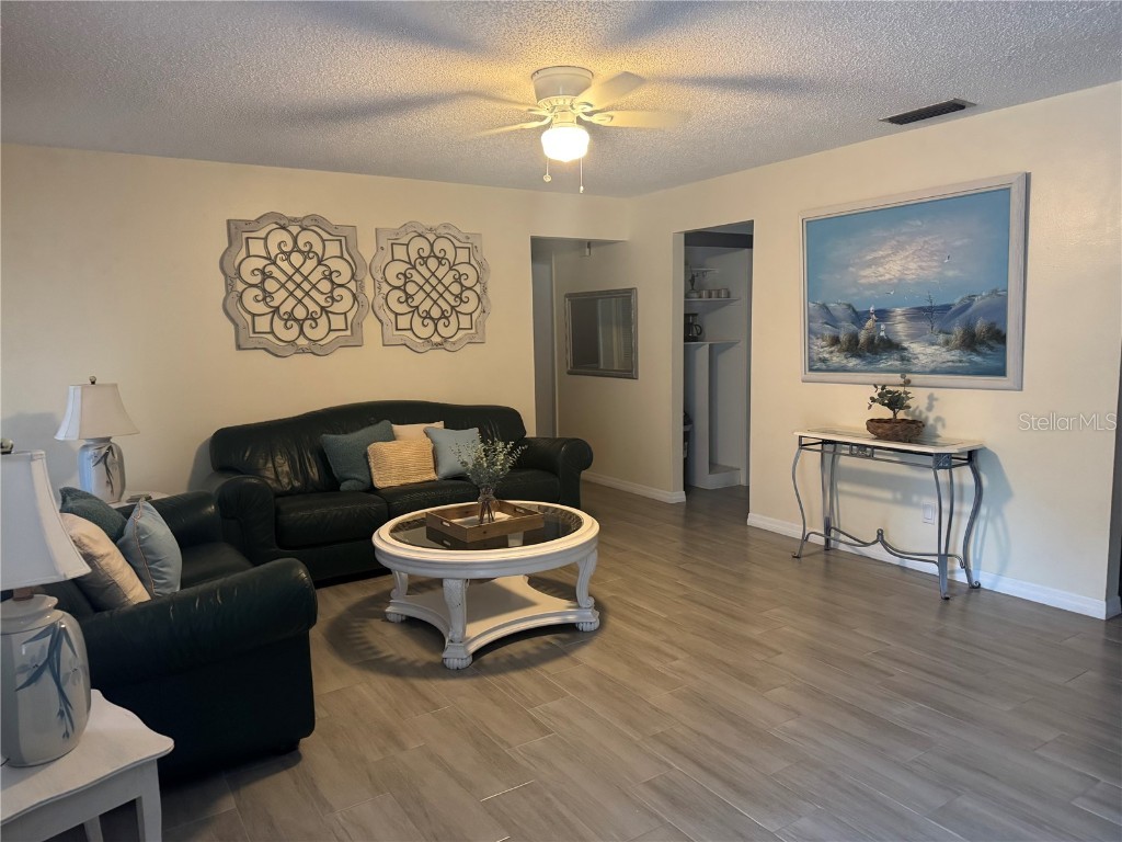 2208 Valleybrook Ave Valrico FL 33594 TB8449131 image4