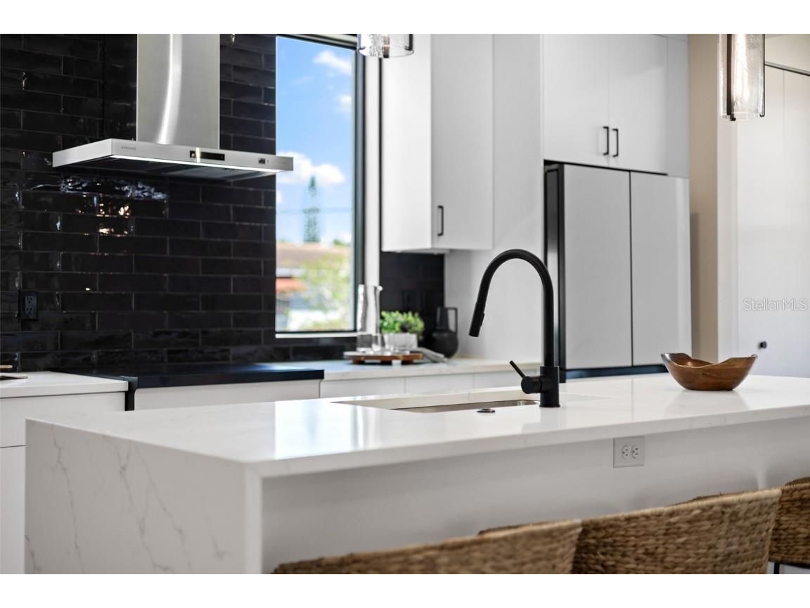 2209 16th Street N Saint Petersburg FL 33704 TB8421434 image24