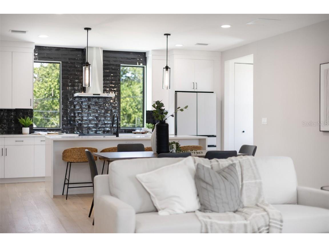 2209 16th Street N Saint Petersburg FL 33704 TB8421434 image6