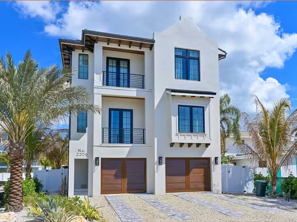 2209 Avenue B Bradenton Beach FL 34217 A4692132 image1