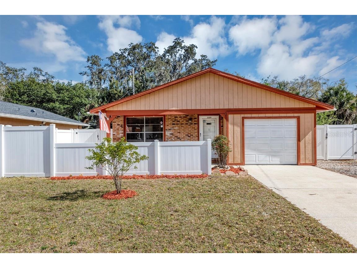 2209 Coronado Concourse Sanford FL 32771 O6182004 image1