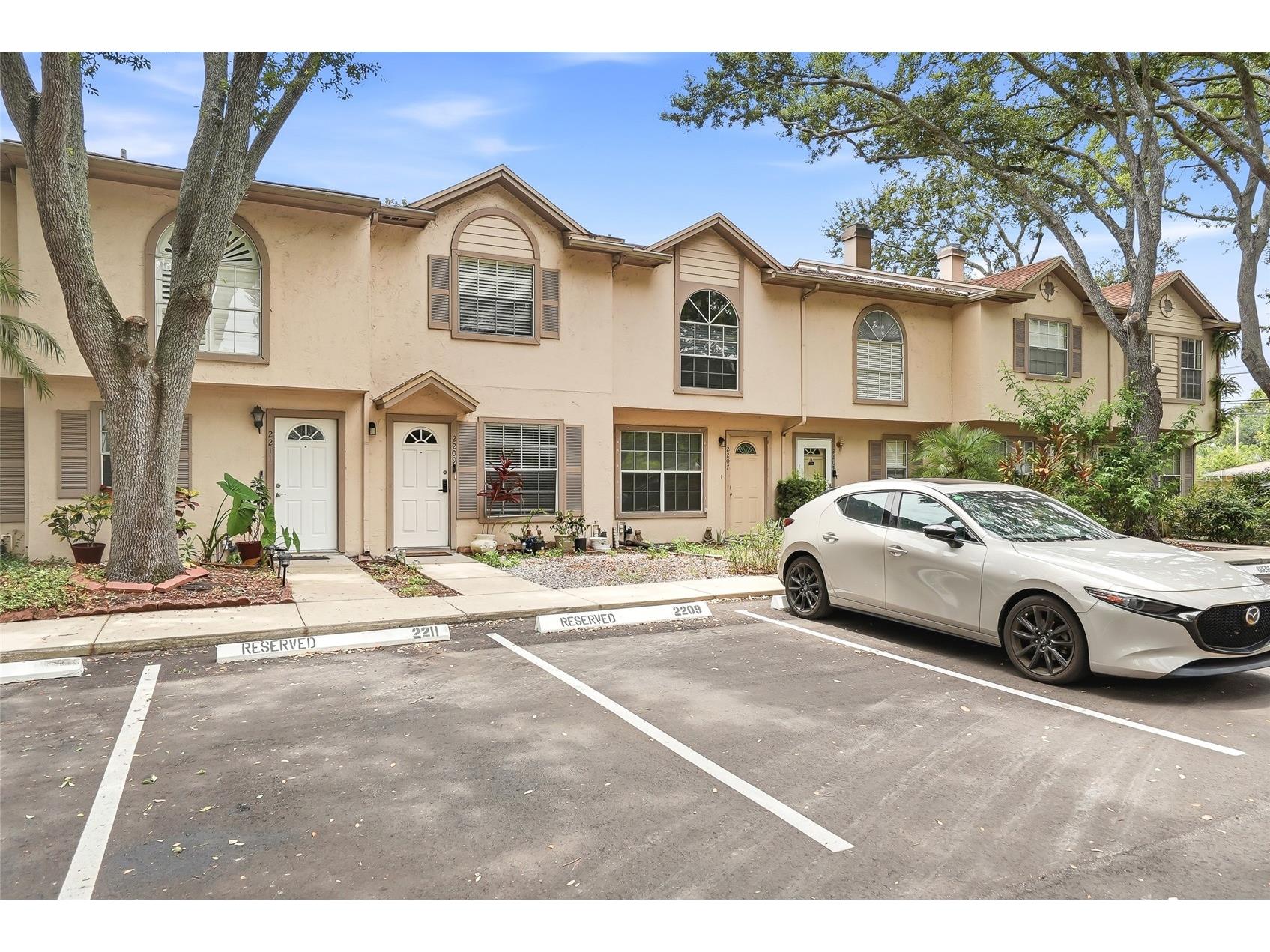2209 Fletchers Point Circle Tampa FL 33613 TB8518954 image2