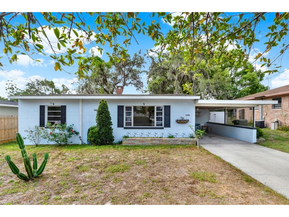 2209 Hutchinson Avenue Leesburg FL 34748 G5096025 image1