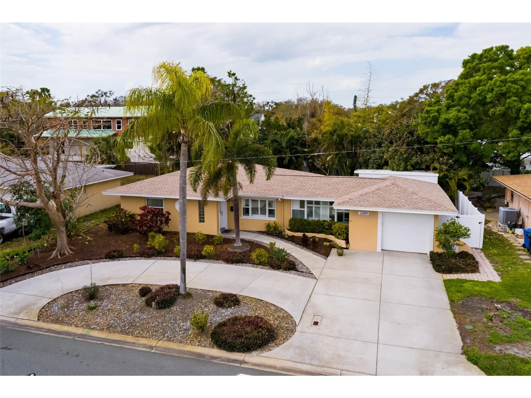 2209 Sunrise Drive SE Saint Petersburg FL 33705 TB8479876 image1