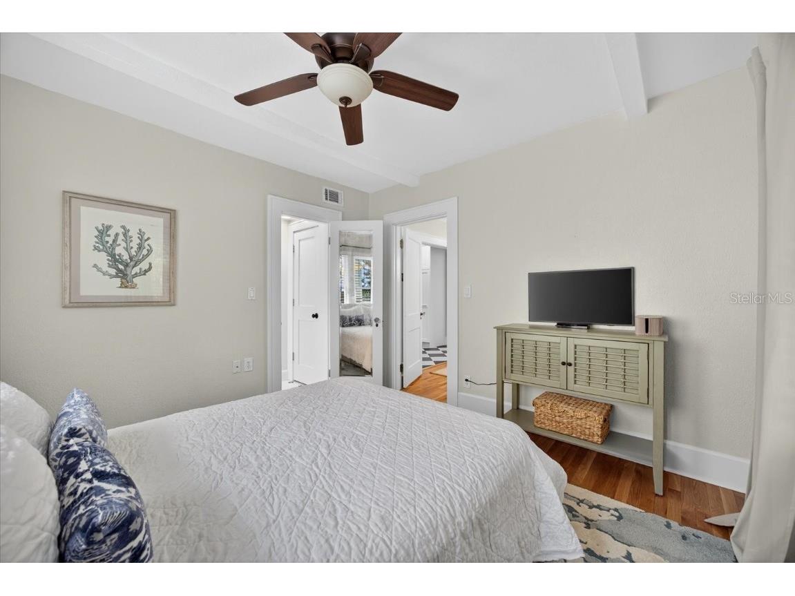 221 13th Avenue NE Saint Petersburg FL 33701 TB8411132 image19