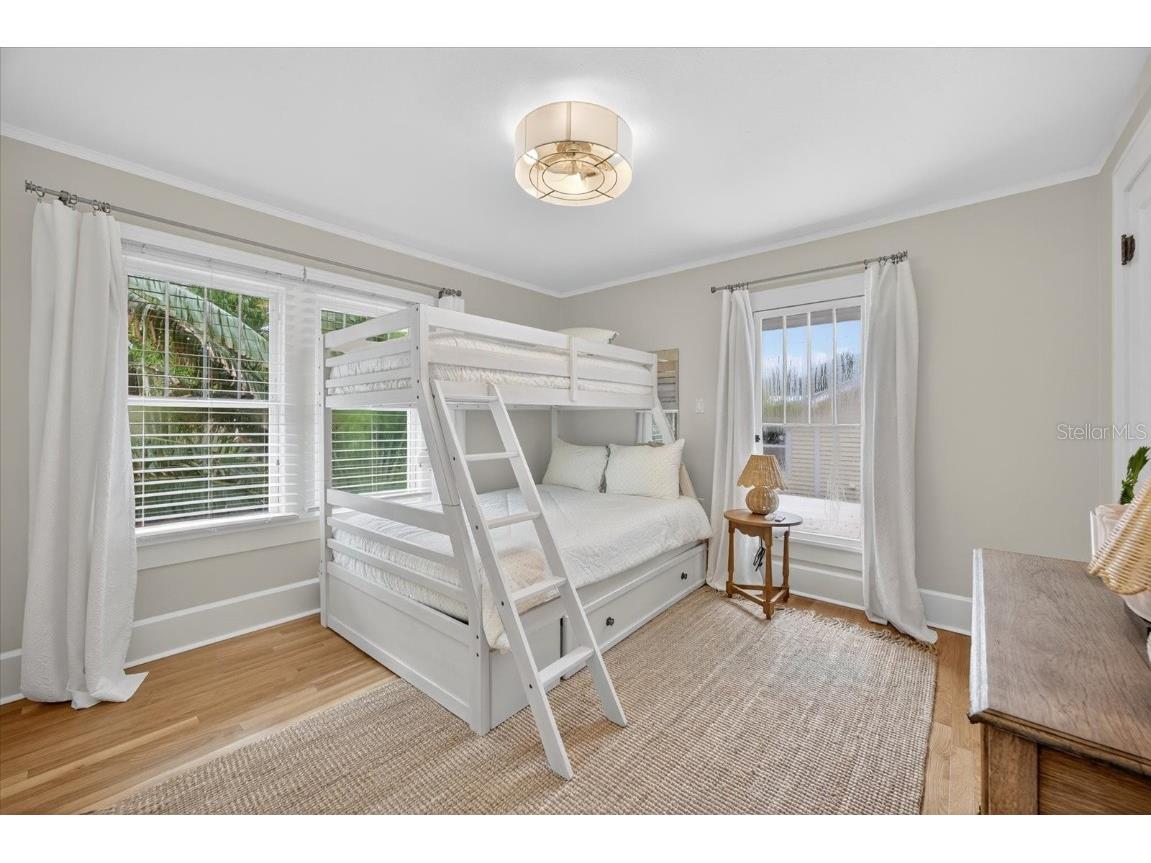 221 13th Avenue NE Saint Petersburg FL 33701 TB8411132 image26