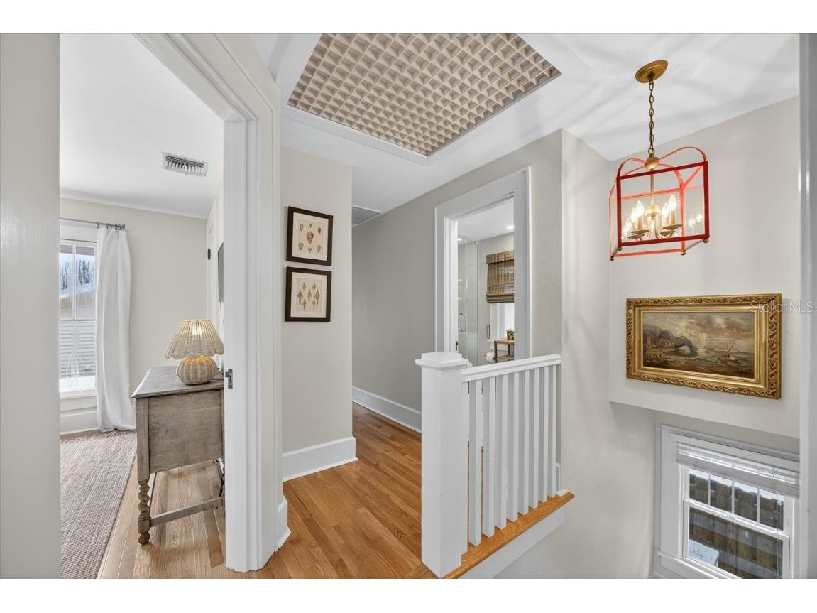 221 13th Avenue NE Saint Petersburg FL 33701 TB8411132 image28