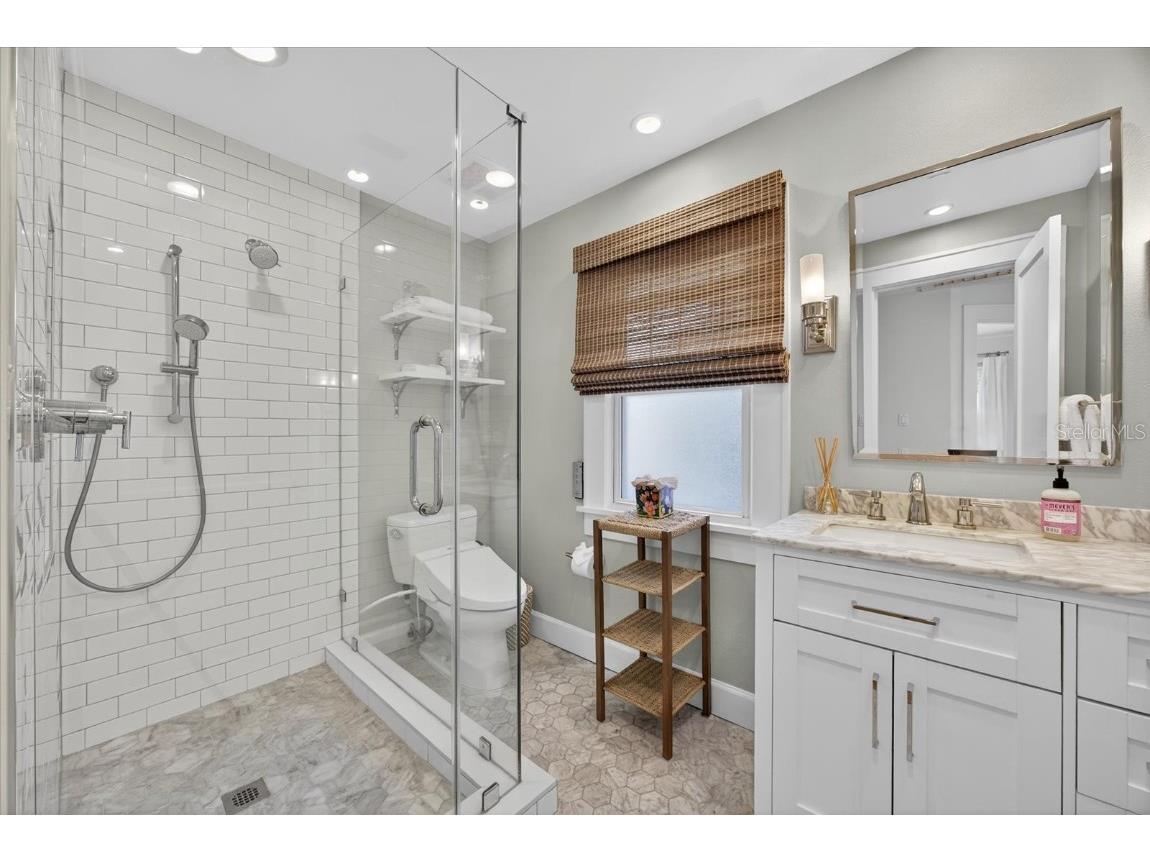 221 13th Avenue NE Saint Petersburg FL 33701 TB8411132 image29