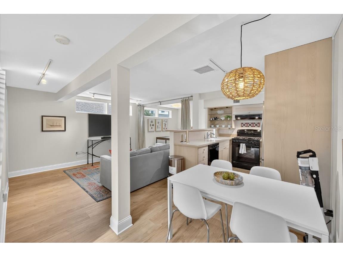 221 13th Avenue NE Saint Petersburg FL 33701 TB8411132 image35