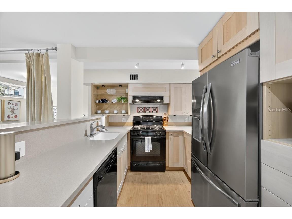 221 13th Avenue NE Saint Petersburg FL 33701 TB8411132 image37