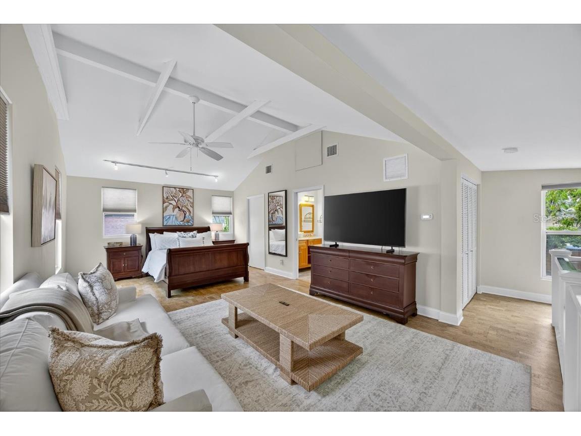 221 13th Avenue NE Saint Petersburg FL 33701 TB8411132 image38