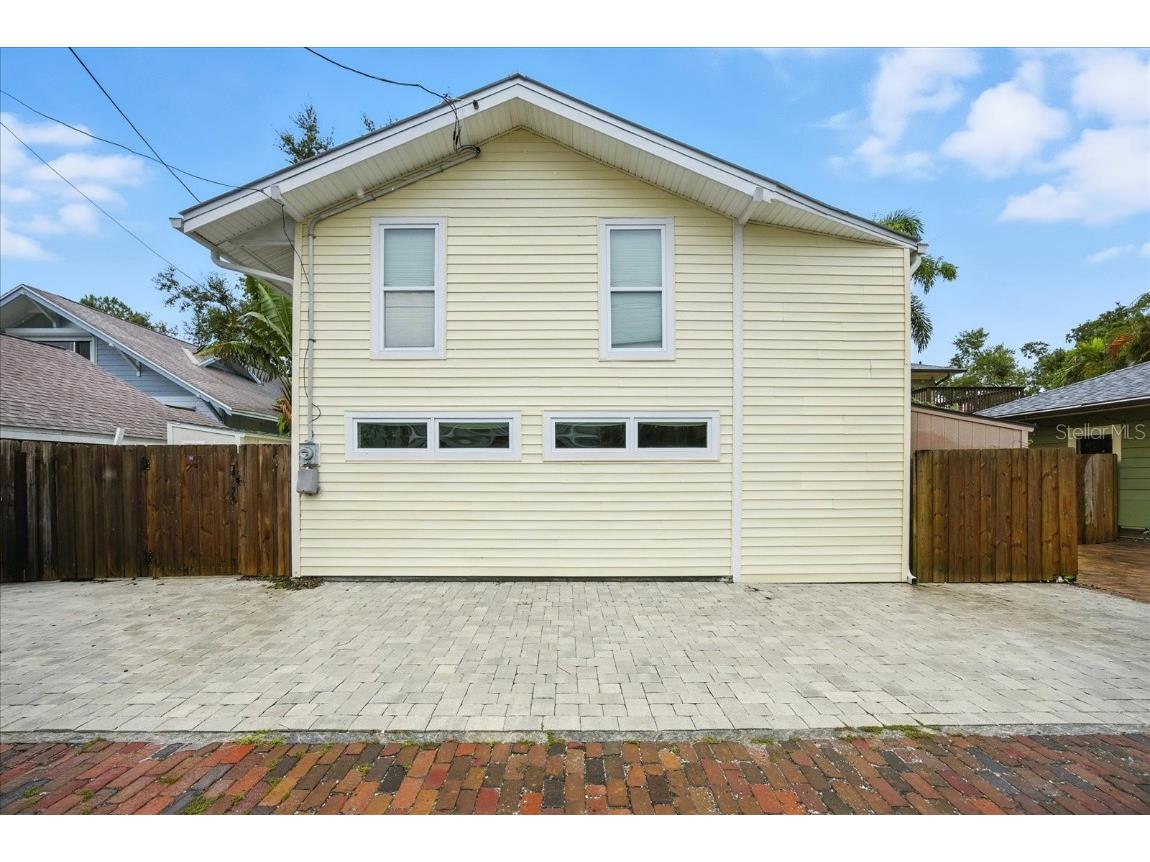 221 13th Avenue NE Saint Petersburg FL 33701 TB8411132 image44