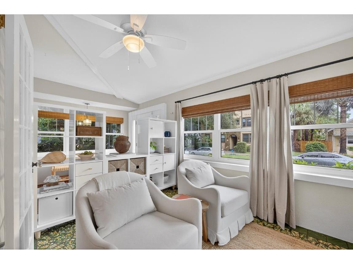 221 13th Avenue NE Saint Petersburg FL 33701 TB8411132 image5