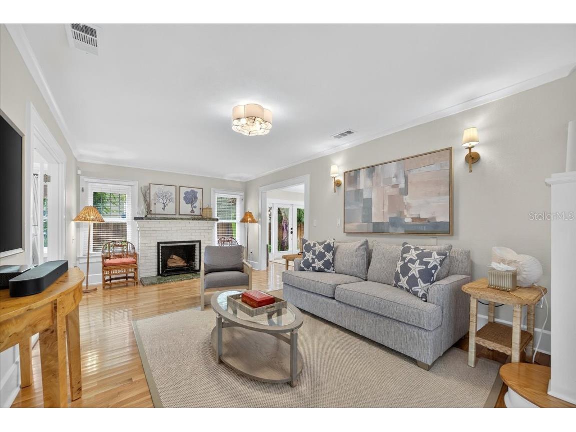 221 13th Avenue NE Saint Petersburg FL 33701 TB8411132 image8