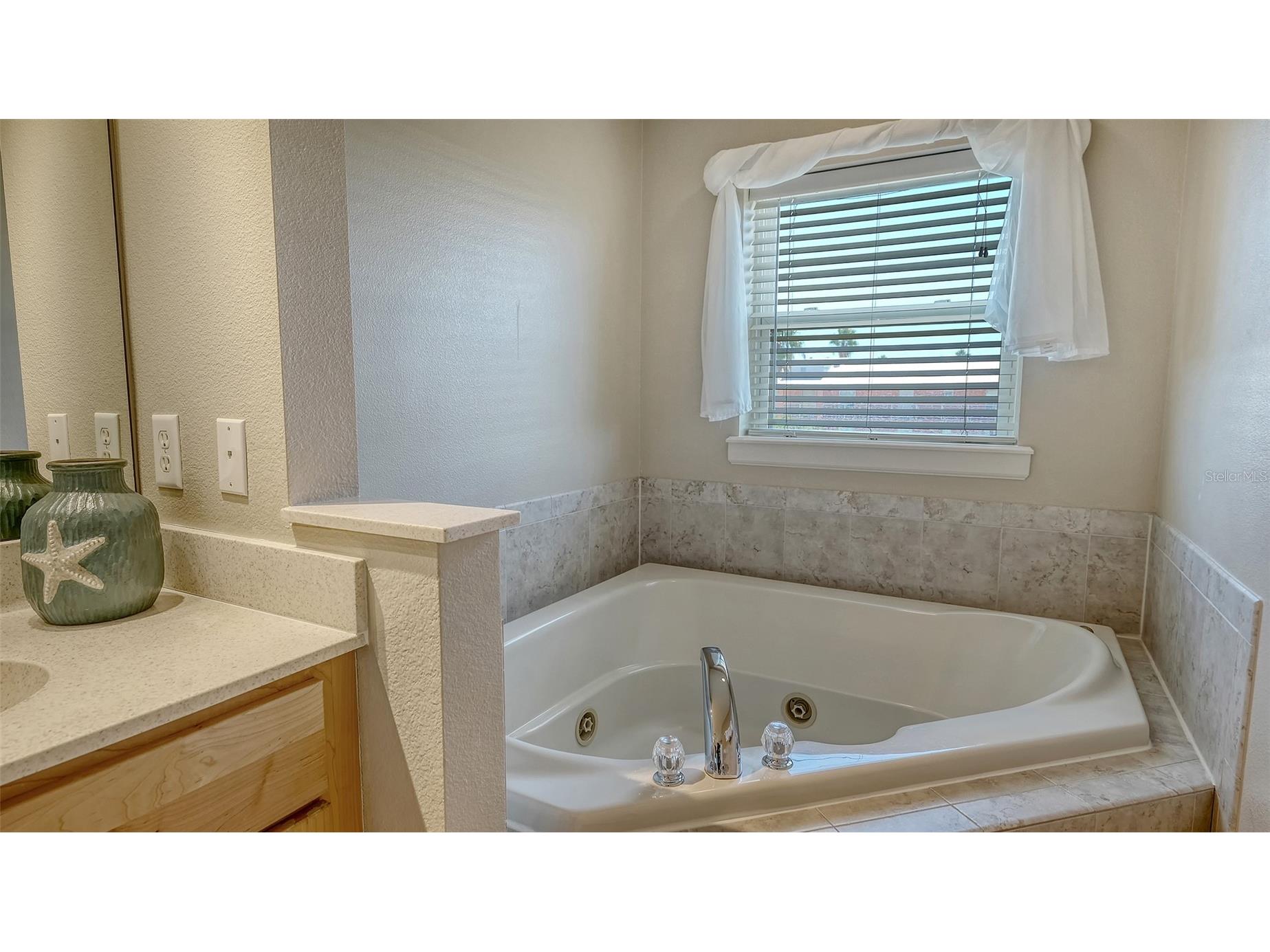 221 17th Street N Bradenton Beach FL 34217 A4669957 image32