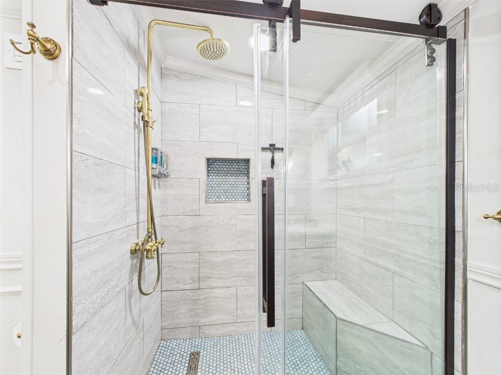 221 1st Street Davenport FL 33837 P4935604 image15