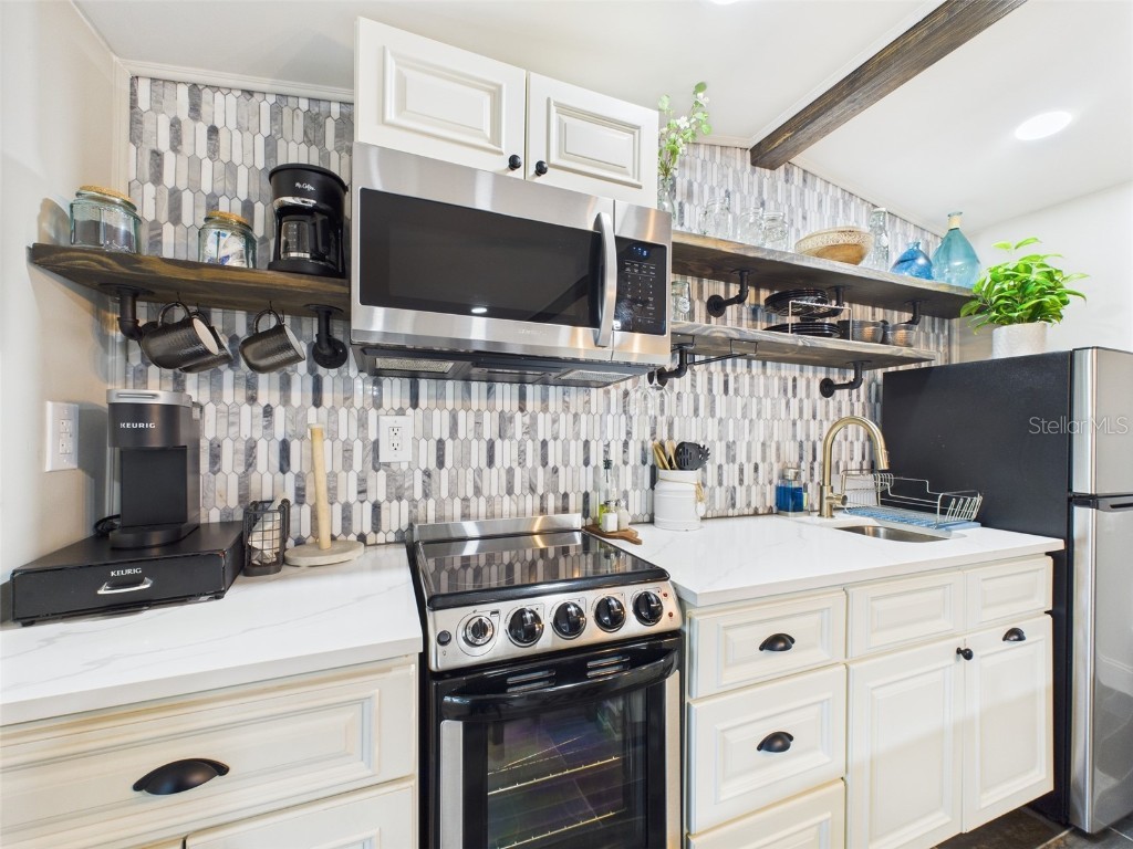 221 1st Street Davenport FL 33837 P4935604 image24