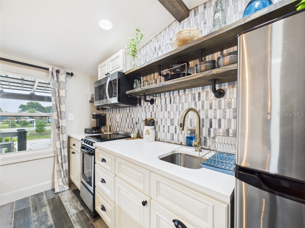 221 1st Street Davenport FL 33837 P4935604 image25