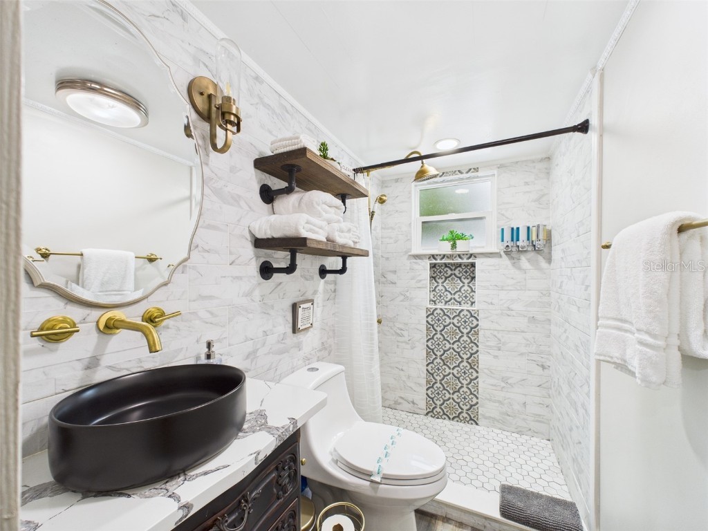 221 1st Street Davenport FL 33837 P4935604 image35