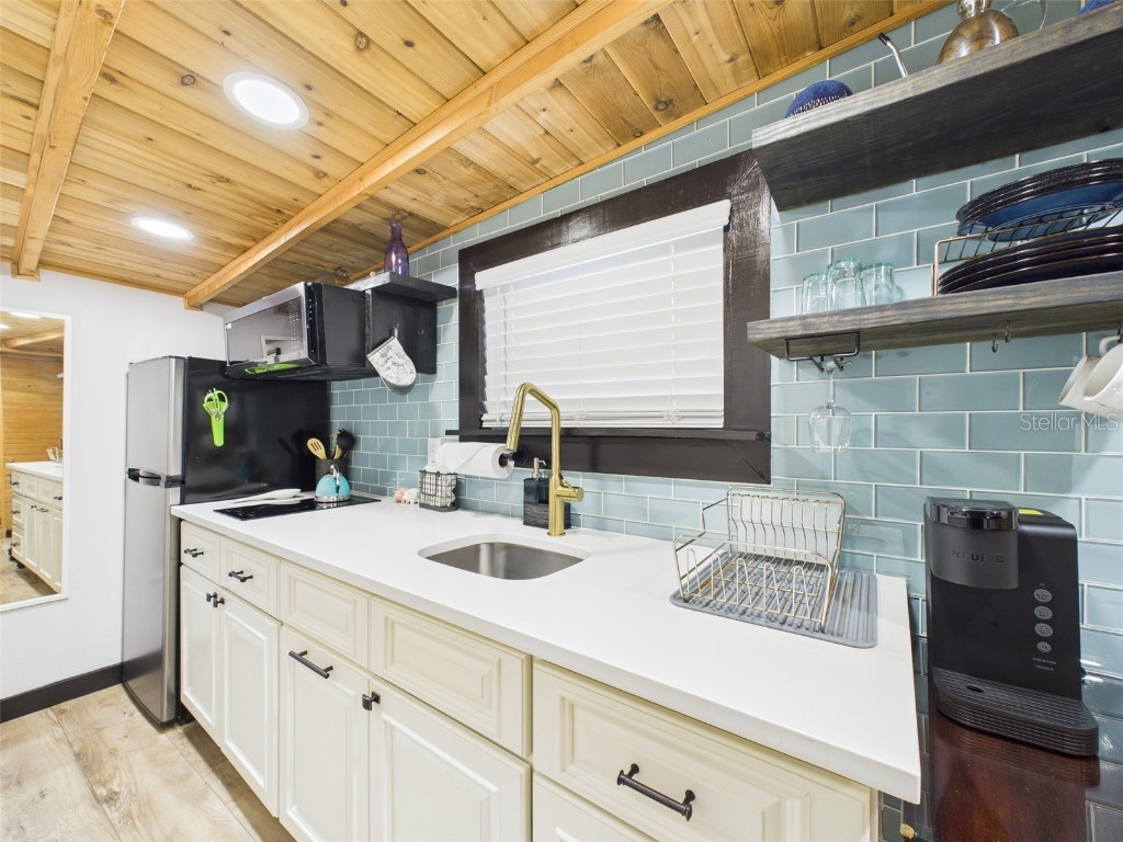 221 1st Street Davenport FL 33837 P4935604 image40