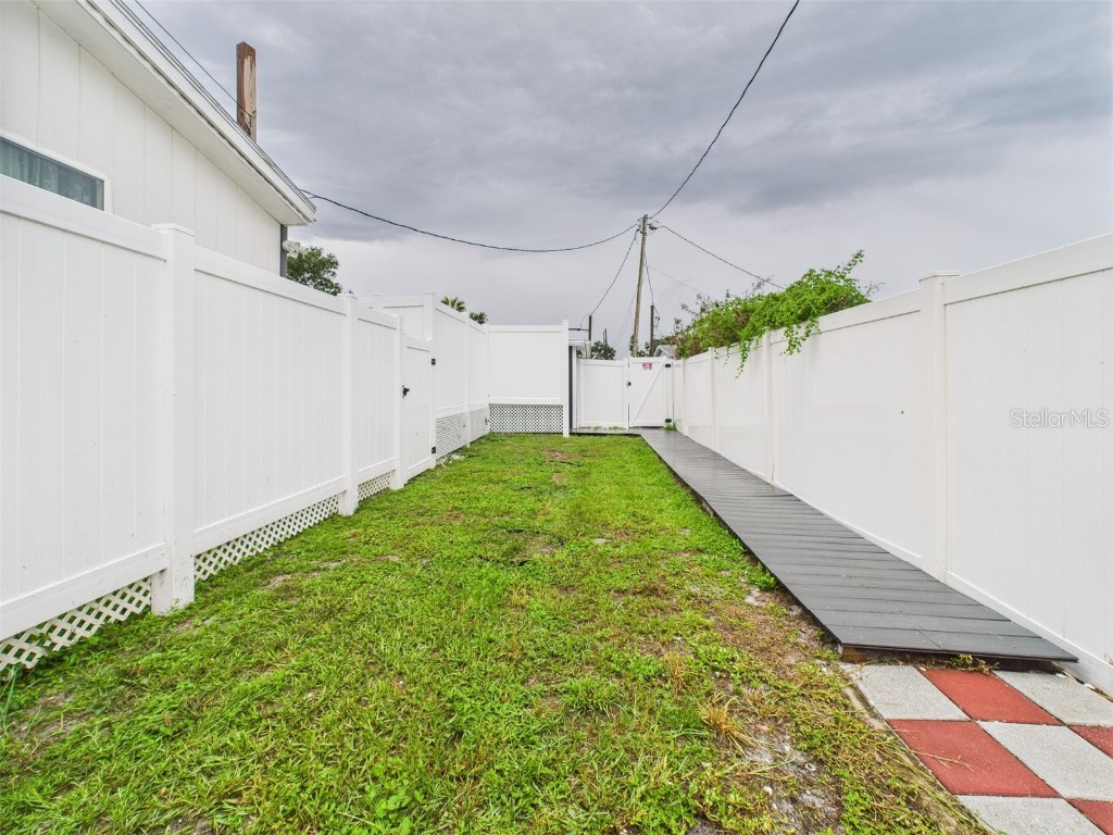 221 1st Street Davenport FL 33837 P4935604 image78