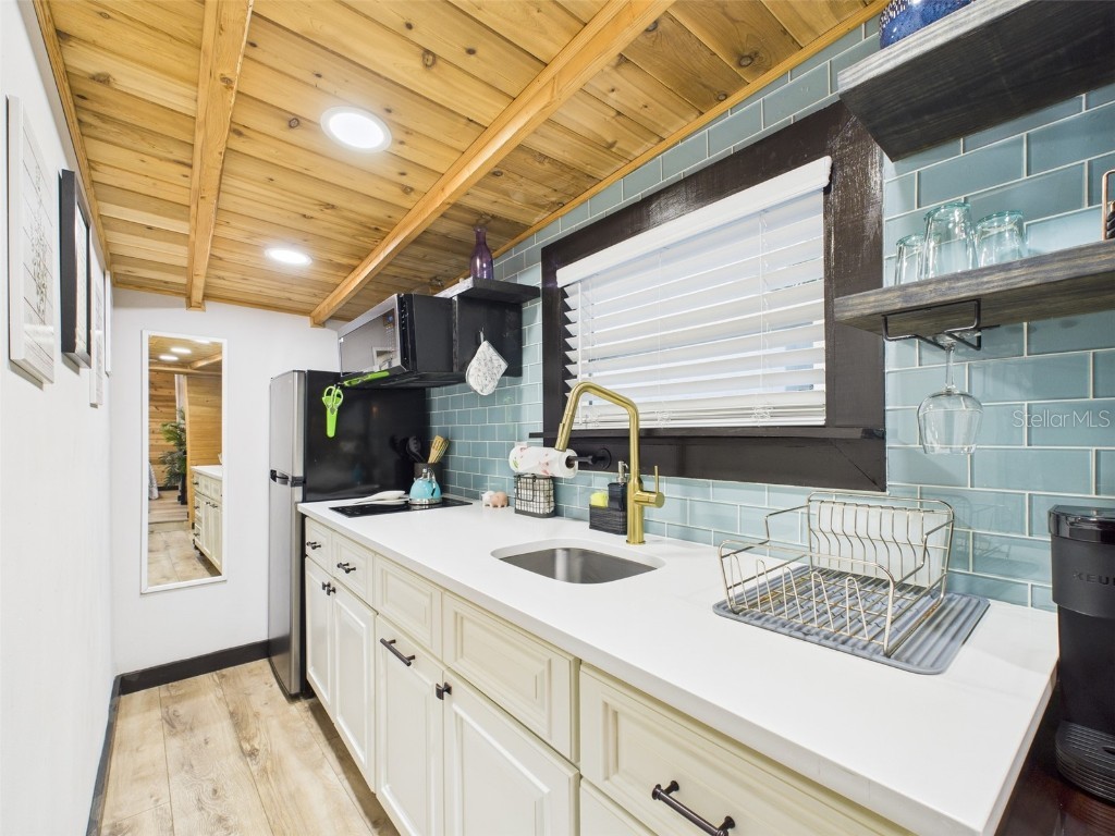 221 1st Street Davenport FL 33837 P4935604 image93