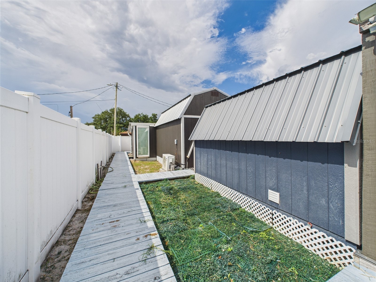 221 1st Street Davenport FL 33837 P4938304 image35