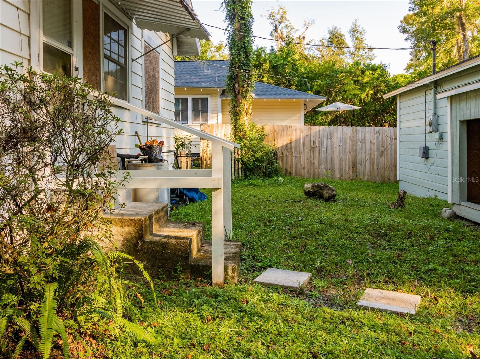 221/223 SE 9th Street Gainesville FL 32601 GC538266 image16