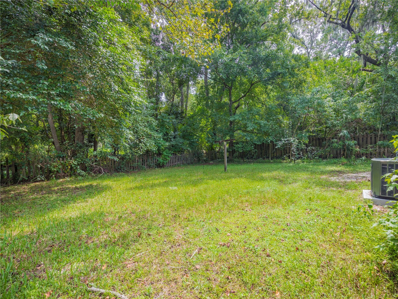 221/223 SE 9th Street Gainesville FL 32601 GC538266 image17