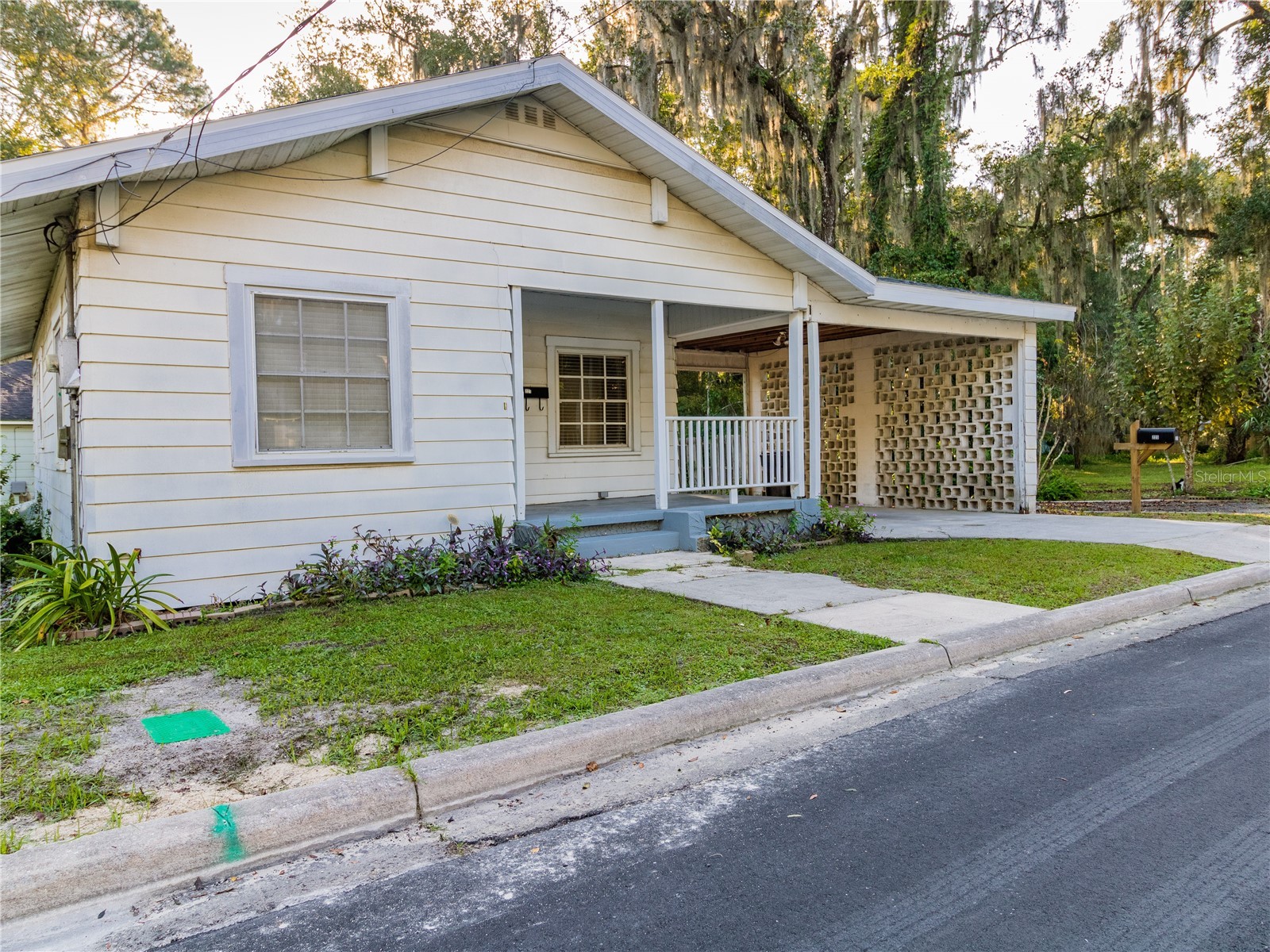 221/223 SE 9th Street Gainesville FL 32601 GC538266 image4